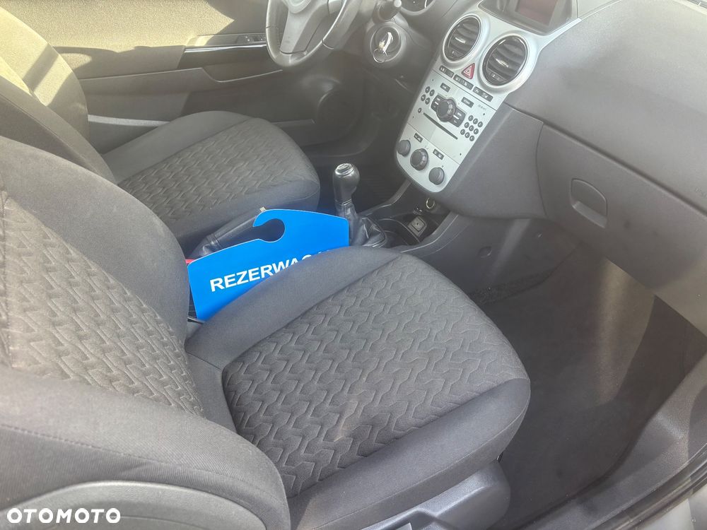 Opel Corsa 1.2 16V Cosmo - 26