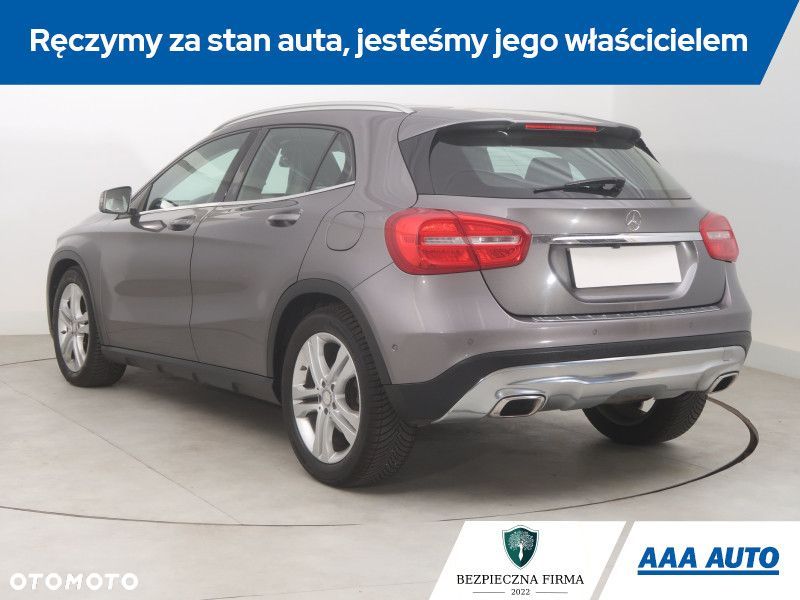 Mercedes-Benz GLA - 6