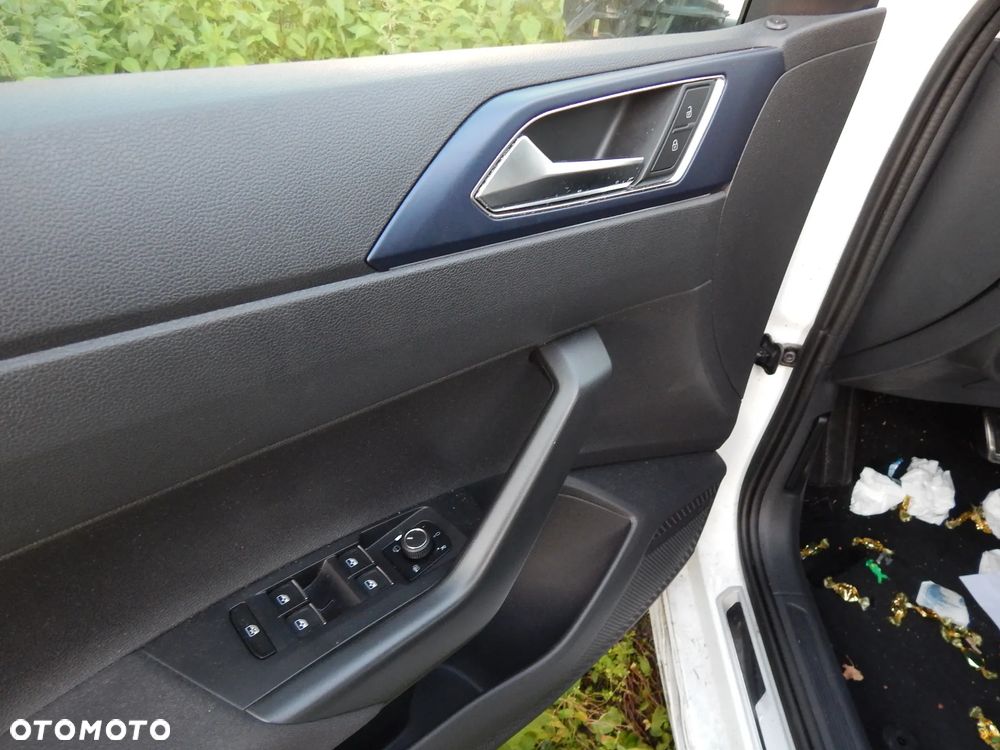 Volkswagen Polo - 16