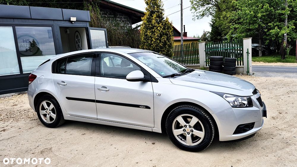 Chevrolet Cruze 1.6 - 8
