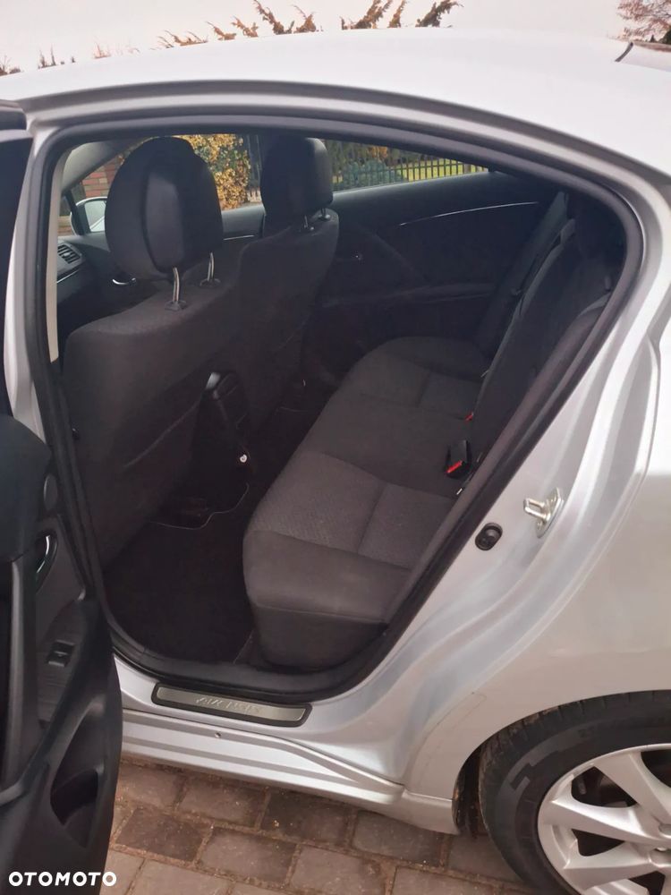 Toyota Avensis 2.0 D-4D Sol - 9