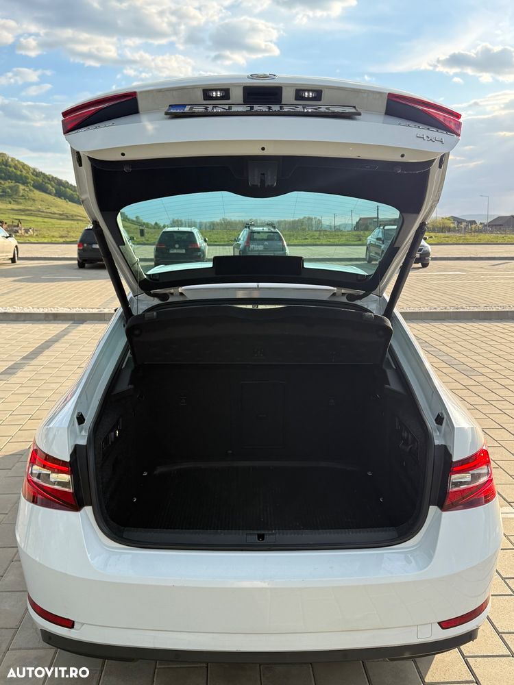 Skoda Superb 2.0 TDI DSG 4X4 Style - 5