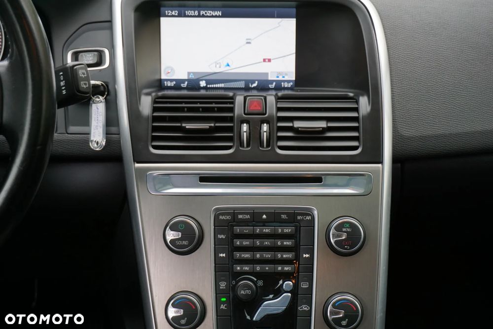 Volvo XC 60 D3 Momentum - 24