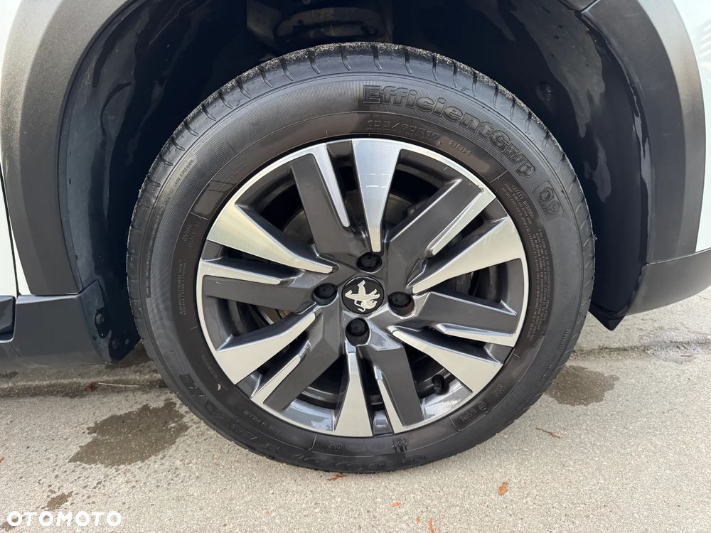 Peugeot 2008 1.2 Pure Tech Allure S&S EAT6 - 27