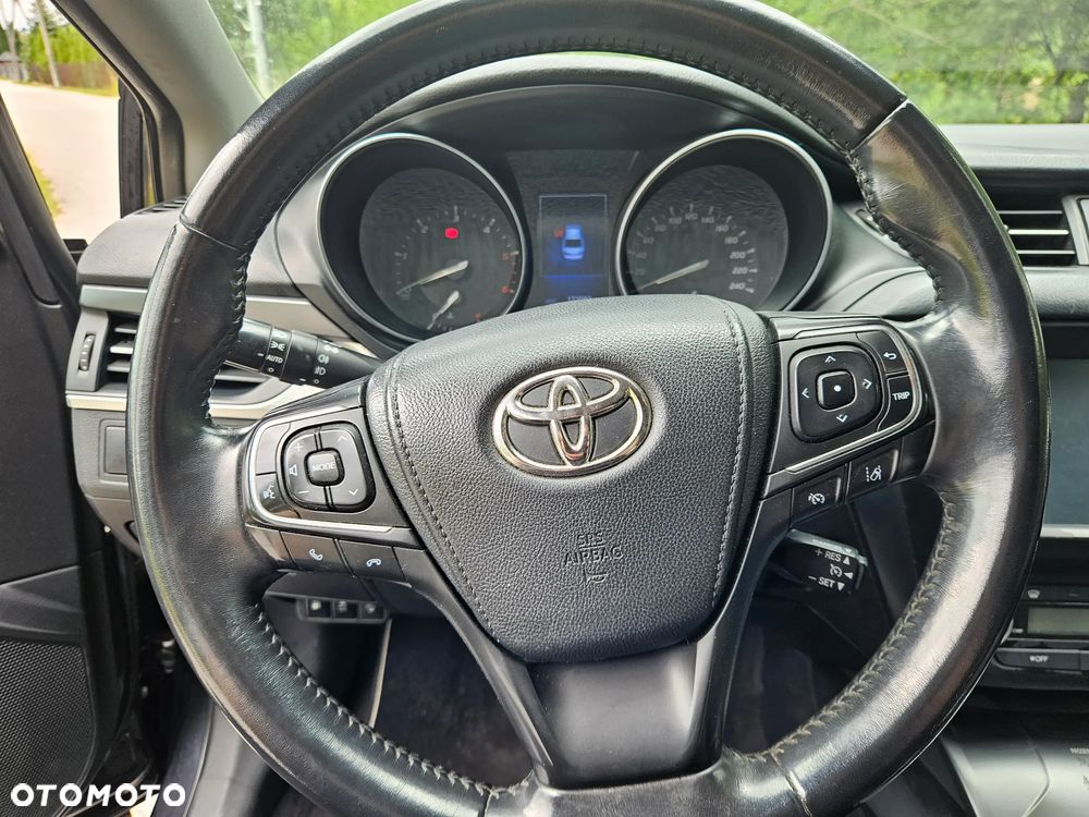 Toyota Avensis - 11