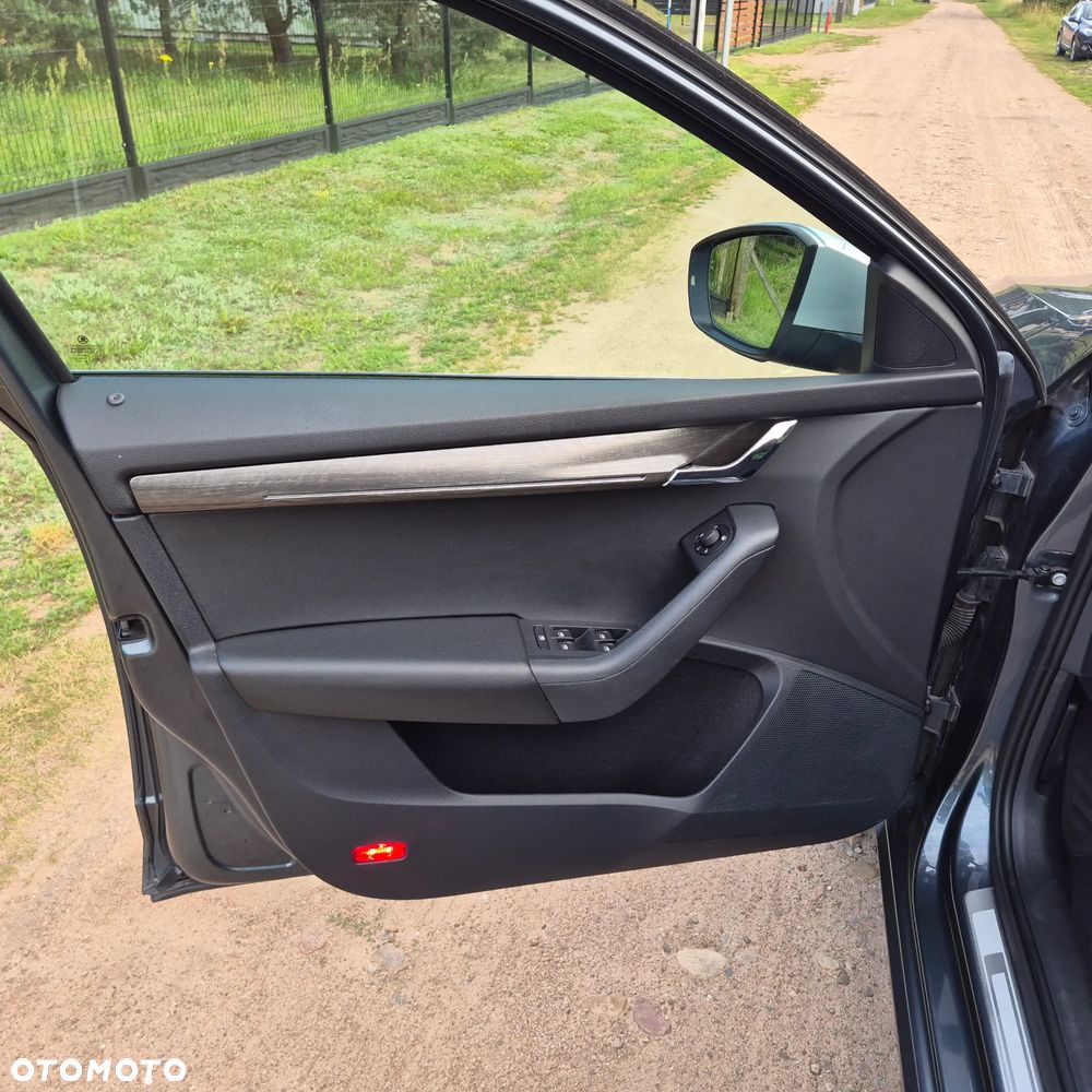 Skoda Octavia 2.0 TDI 4x4 DSG Scout - 31