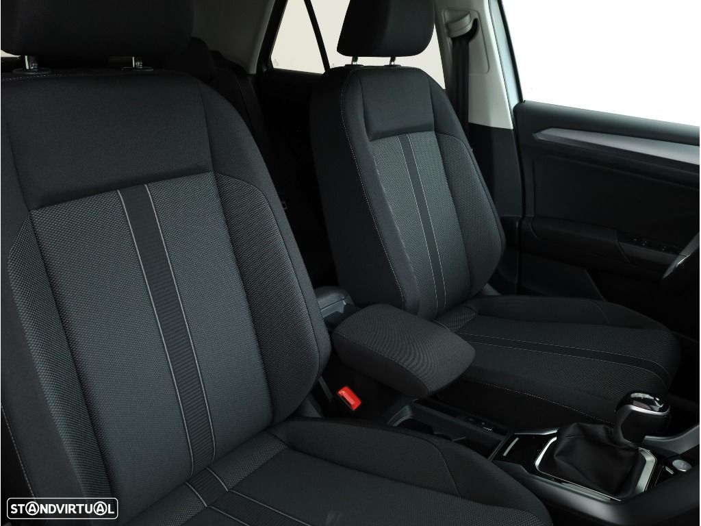 VW T-Roc 1.5 TSI Urban DSG - 27