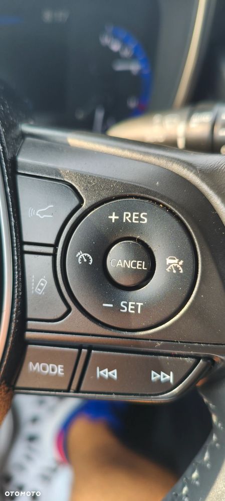 Toyota Corolla 1.8 Hybrid Executive - 16