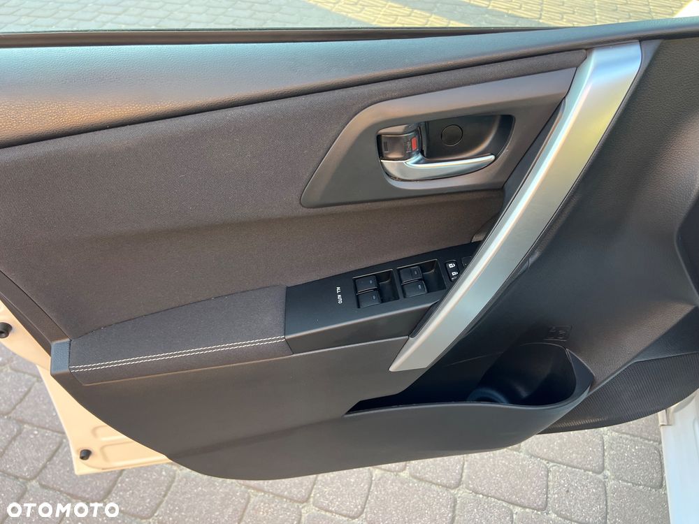 Toyota Auris 1.8 HSD Prestige NAVI - 33