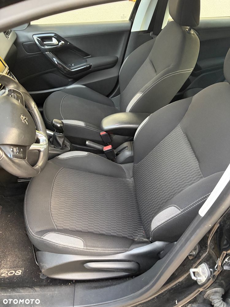 Peugeot 208 1.6 BlueHDi Active S&S - 11