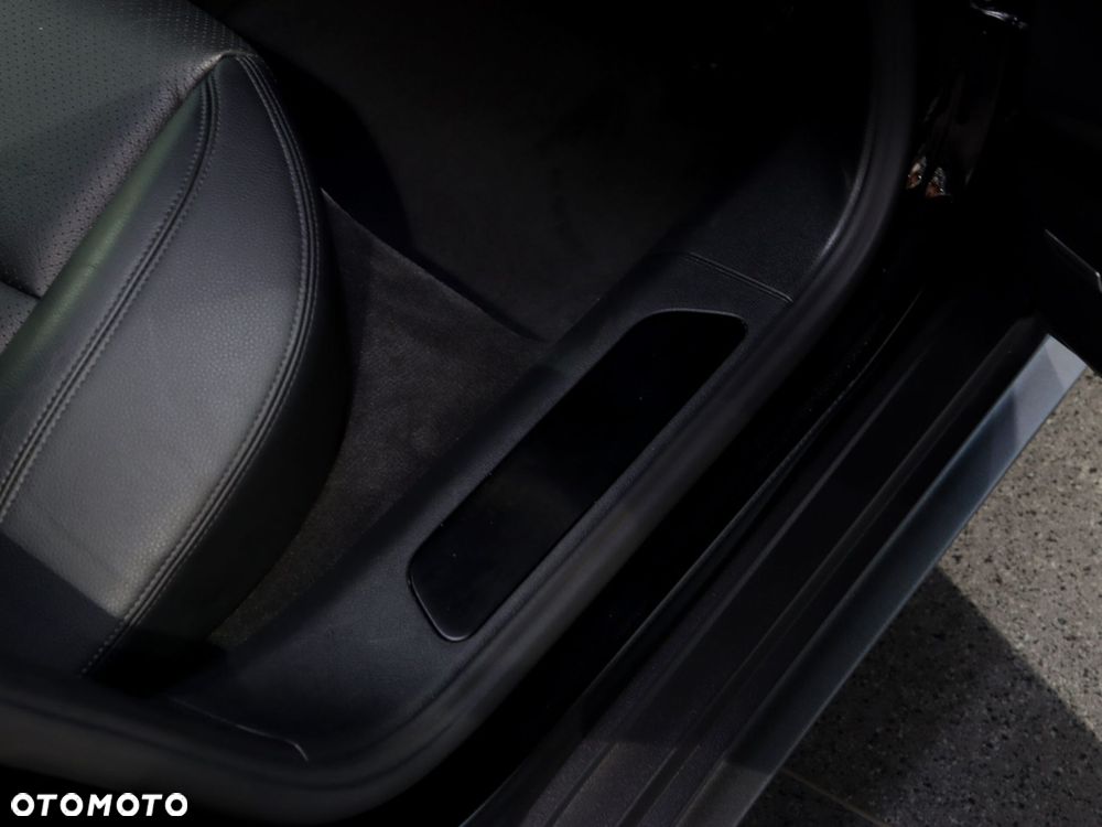 Porsche Panamera 4 Platinum Edition - 31