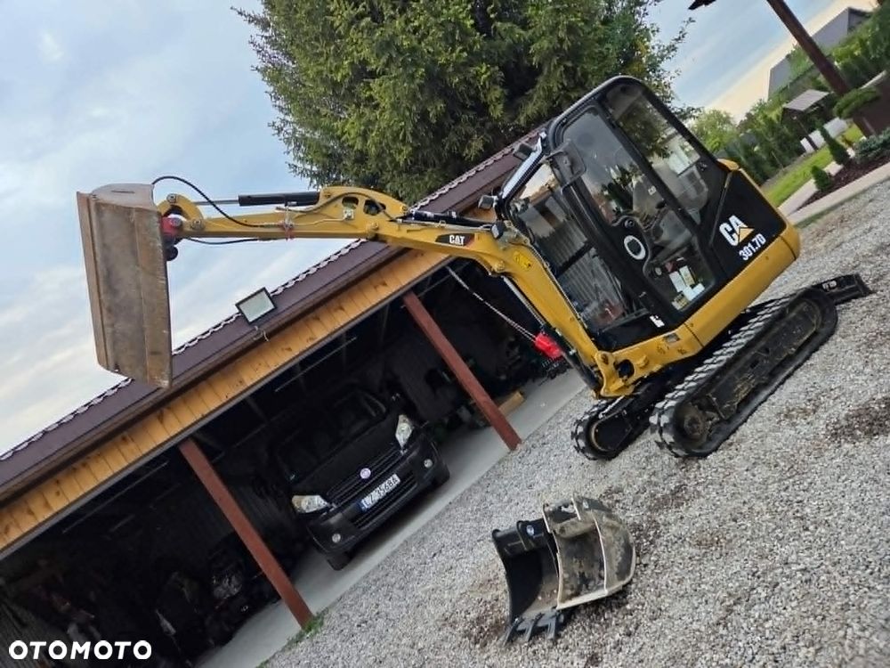 Caterpillar CAT 301. 7D - 9
