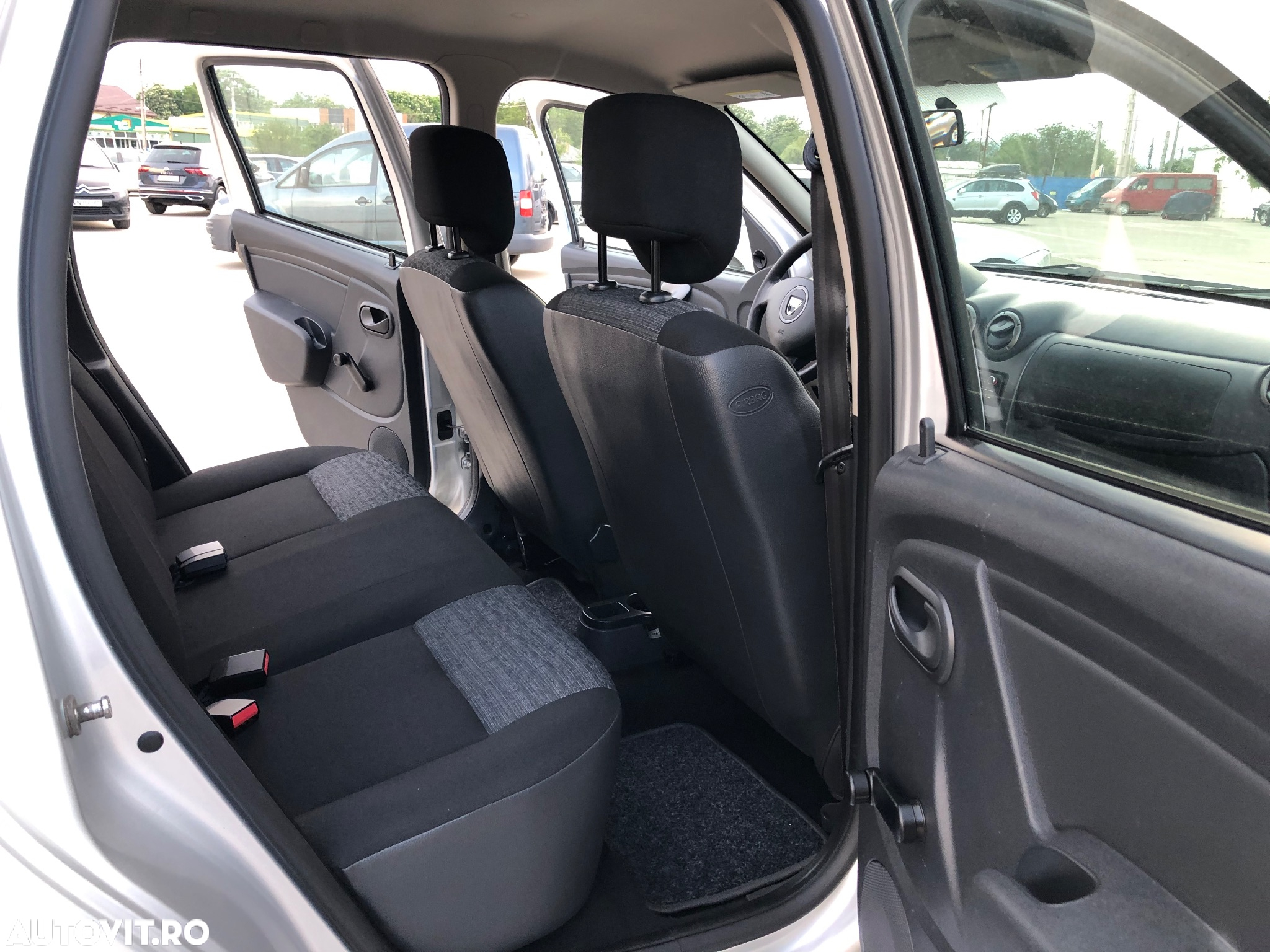 Dacia Duster 1.5 dCi 4x2 Ambiance - 9