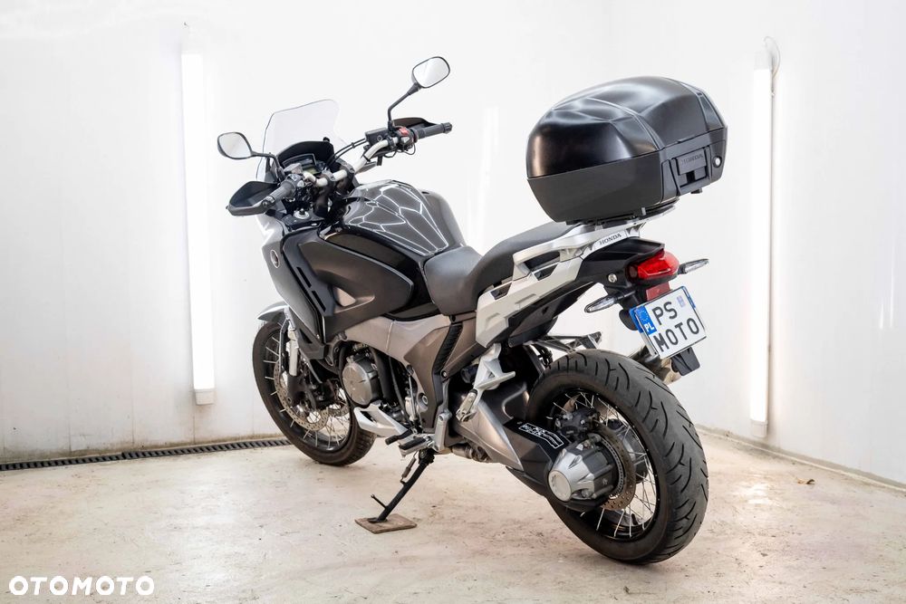 Honda VFR - 8