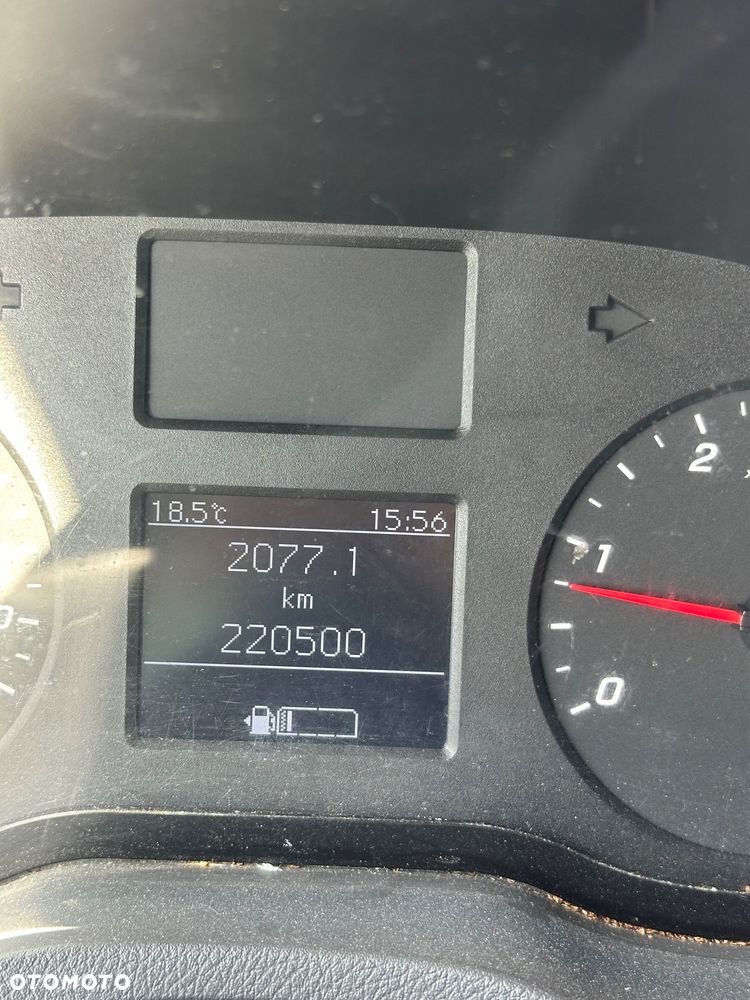 Mercedes-Benz Sprinter - 13