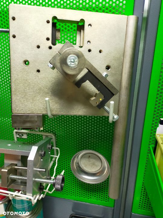 EPS 100 tester wtryskiwaczy Bosch . 0684200704 TCR 5001 - 5