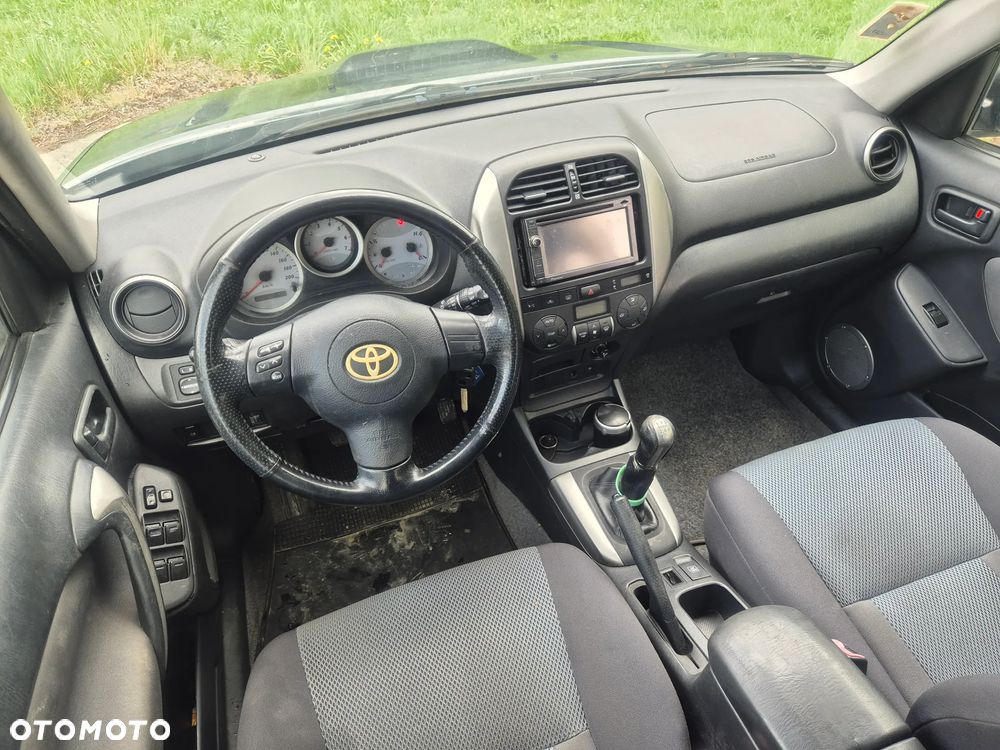 Toyota RAV4 D-4D 4x4 Sol - 21