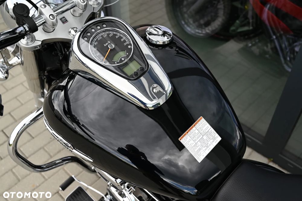 Suzuki Intruder - 15