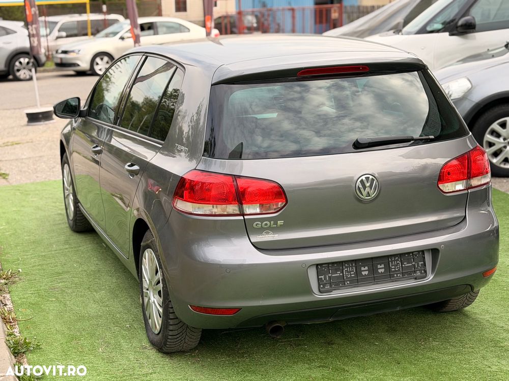 Volkswagen Golf - 8