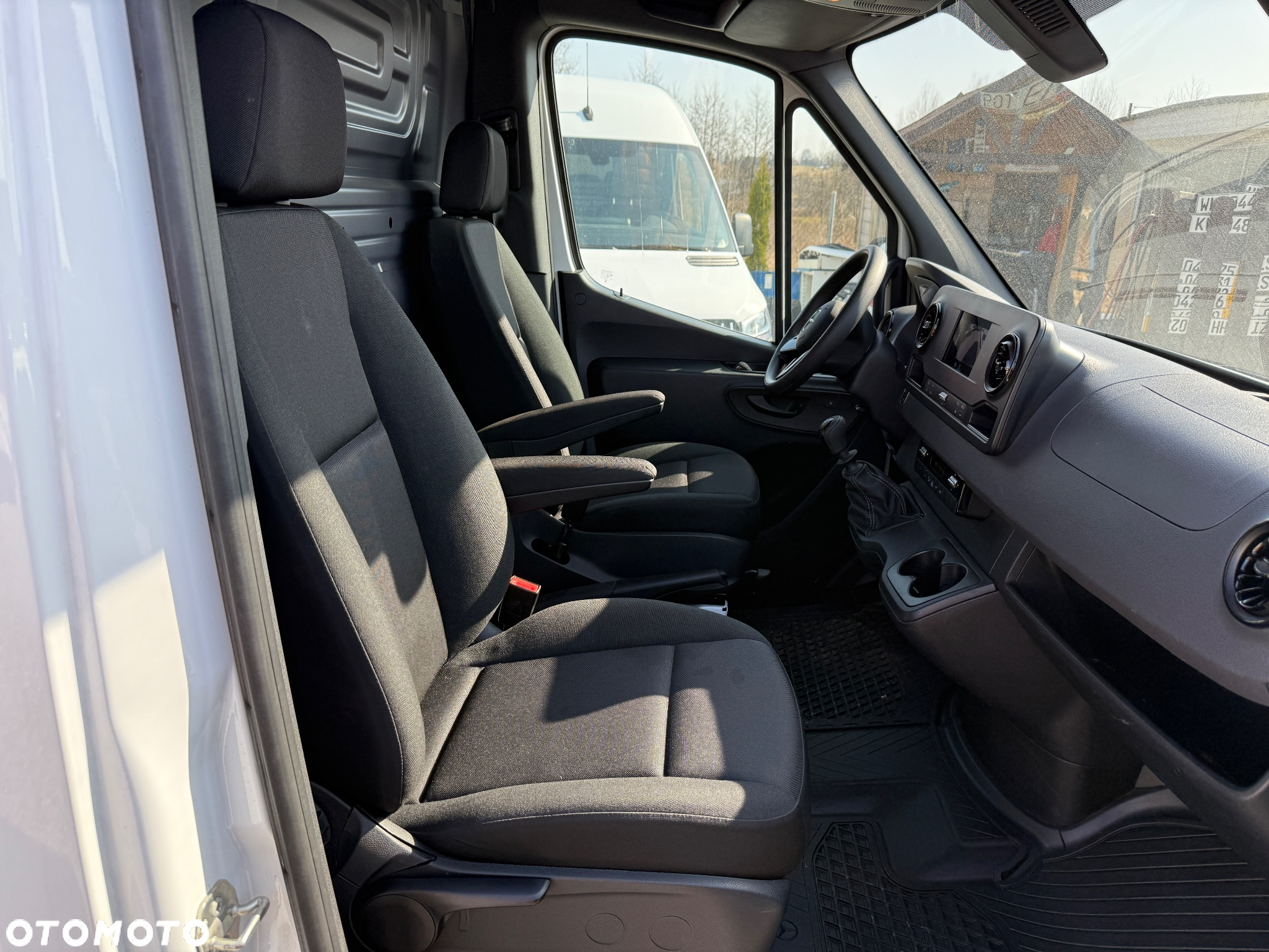 Mercedes-Benz Sprinter 317 CDI /L2H2 średniak/LED/Prawie Nowy/Navi/Klima/Kamera/bdb stan - 15