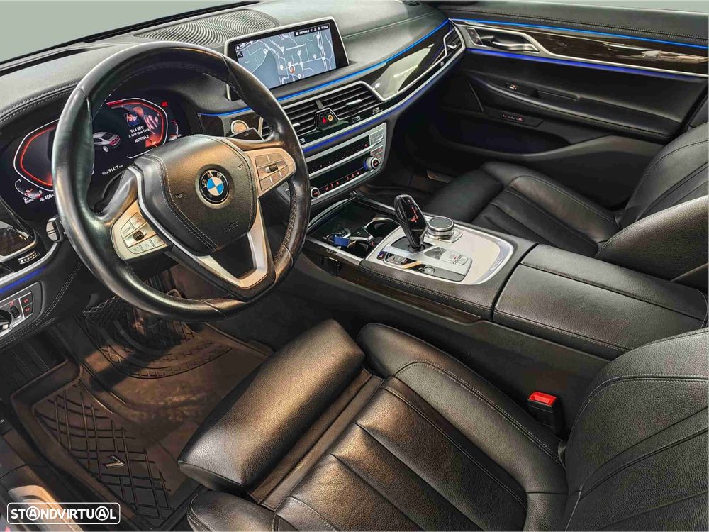 BMW 730 d Pack M Auto — fotografia 9
