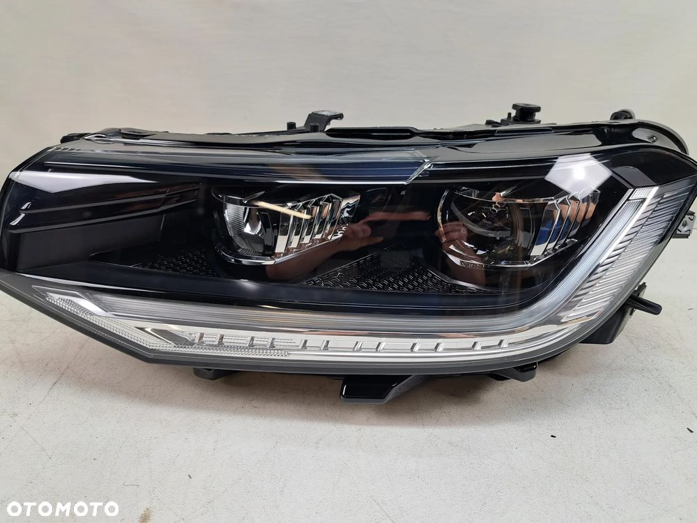 VW TCROSS T-CROSS T CROSS PRAWA LAMPA 2GM941035B - 1