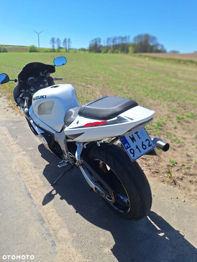 Suzuki GSX-R - 6