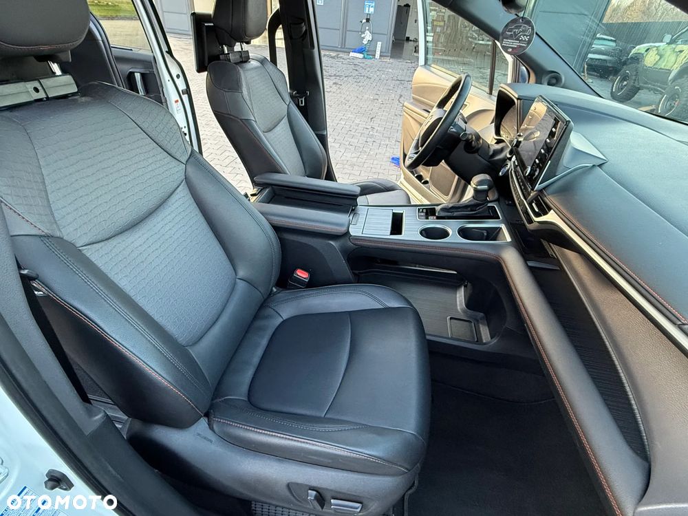 Toyota Sienna - 12