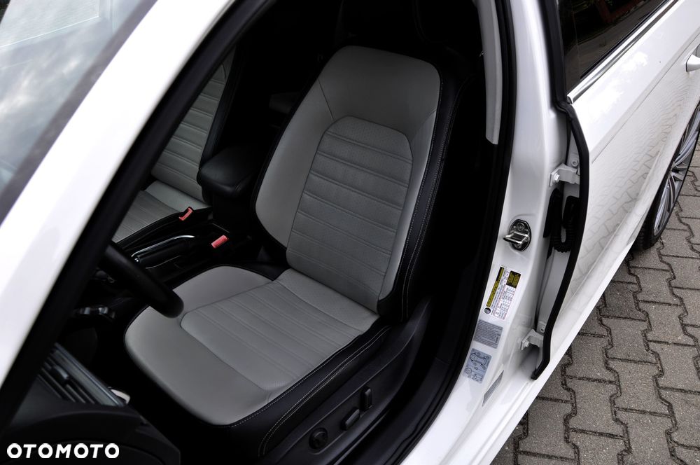 Volkswagen Passat - 26