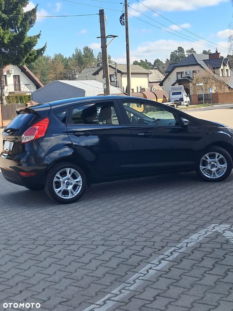 Ford Fiesta 1.0 Champions Edition - 23