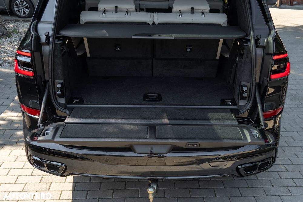 BMW X7 M60i xDrive AT MHEV - 27
