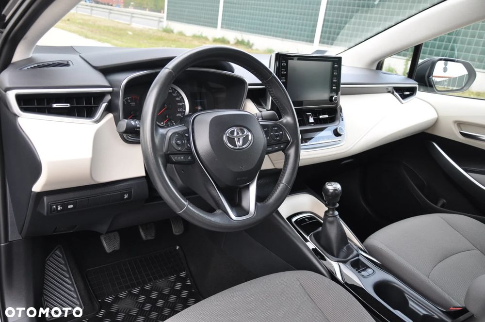 Toyota Corolla 1.6 Comfort - 17