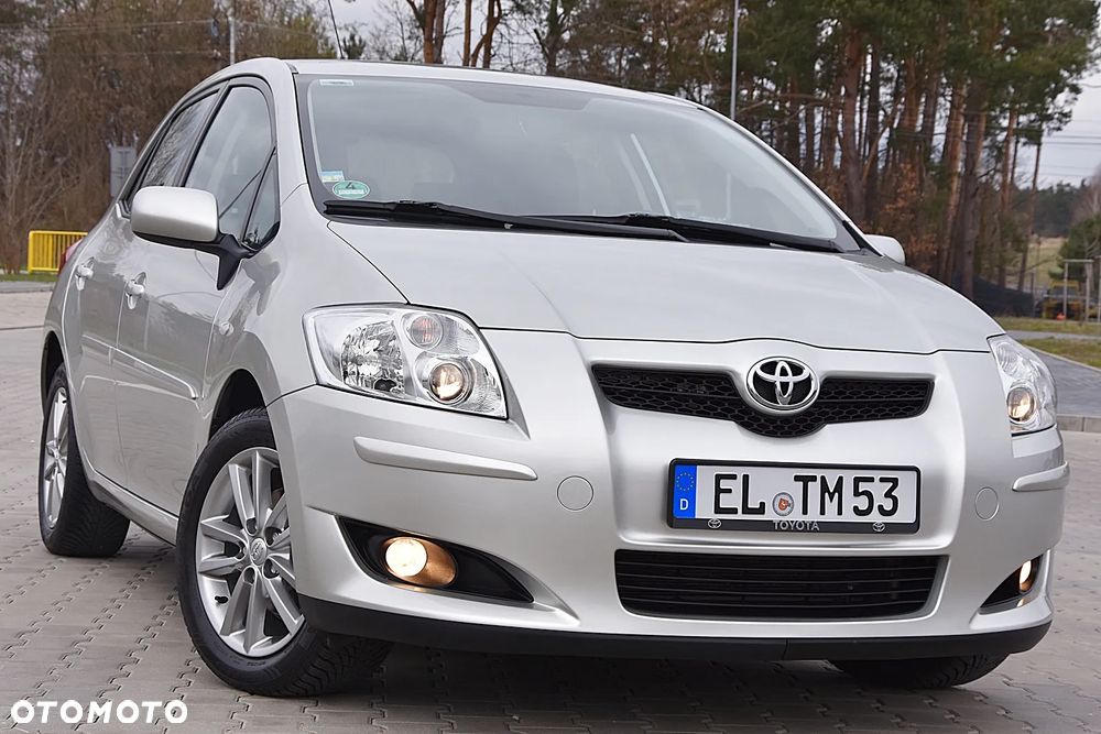 Toyota Auris 1.6 Luna - 1
