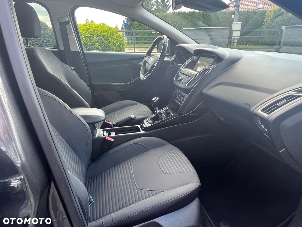 Ford Focus 1.5 EcoBoost Titanium - 19