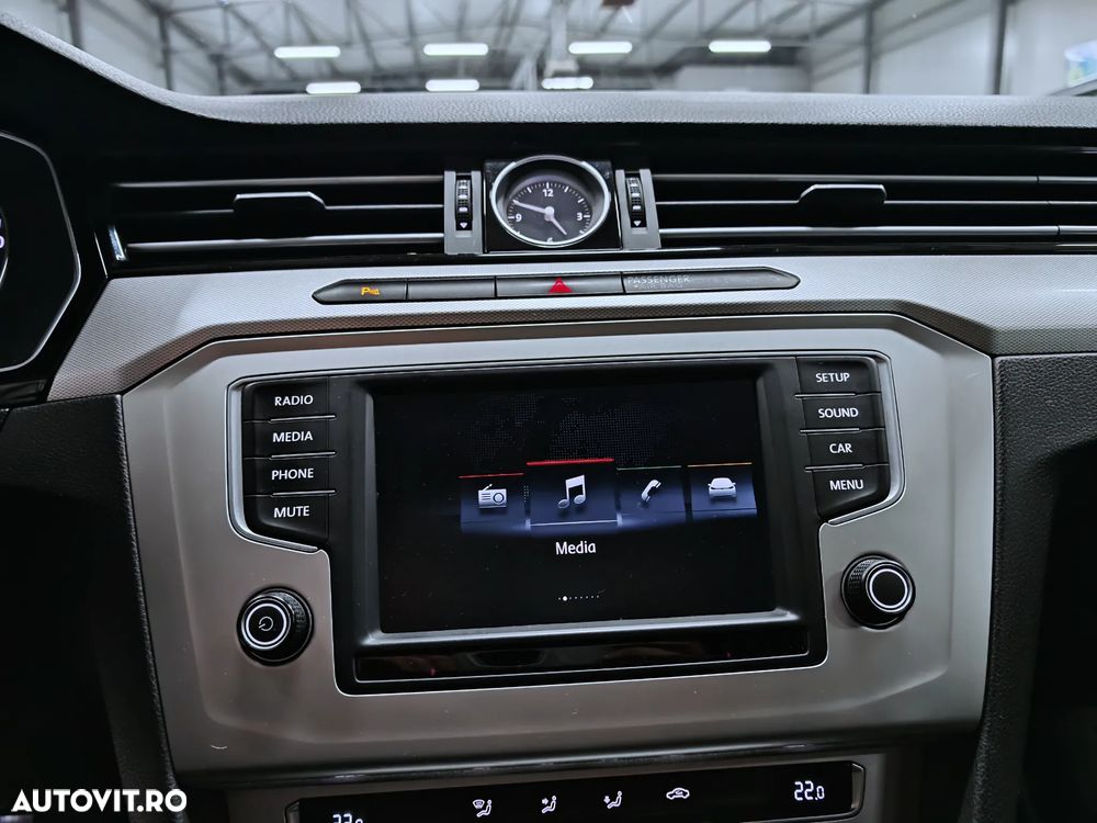 Volkswagen Passat 1.6 TDI (BlueMotion Technology) Comfortline - 15