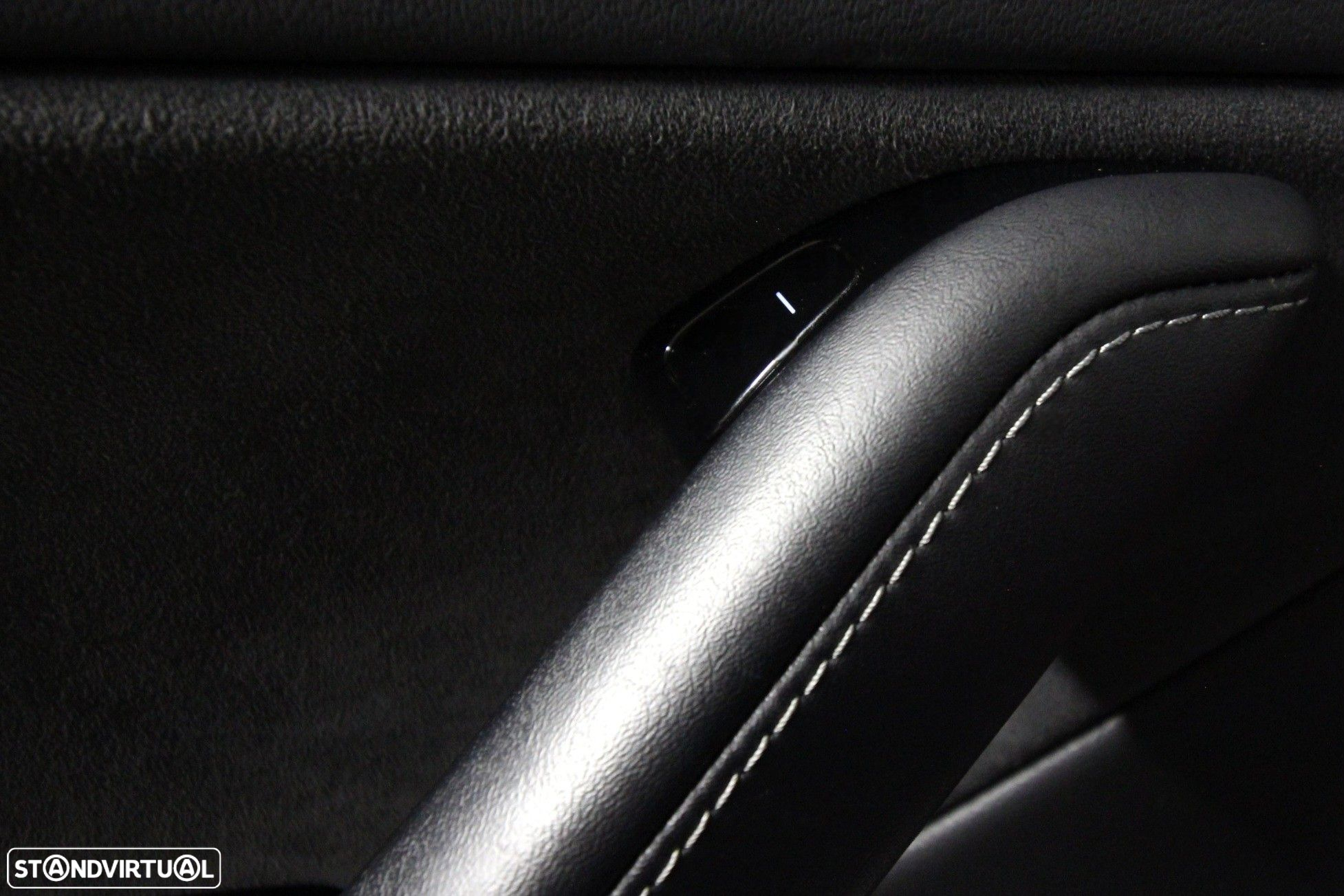 Tesla Model 3 Long-Range Dual Motor AWD - 32