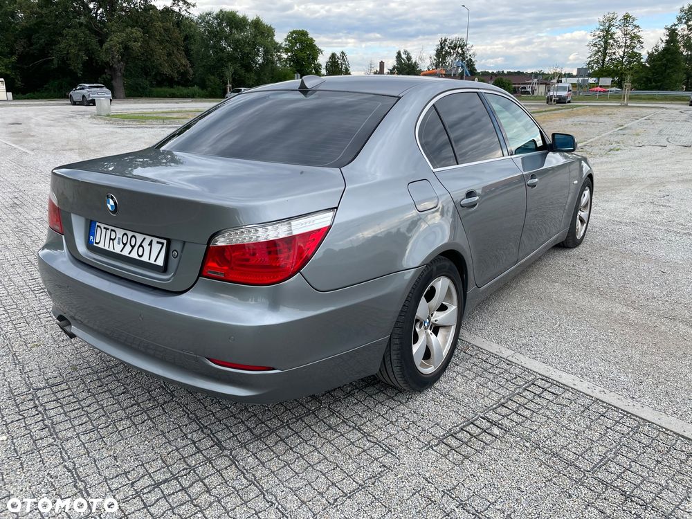 BMW Seria 5 523i Edition Exclusive - 4