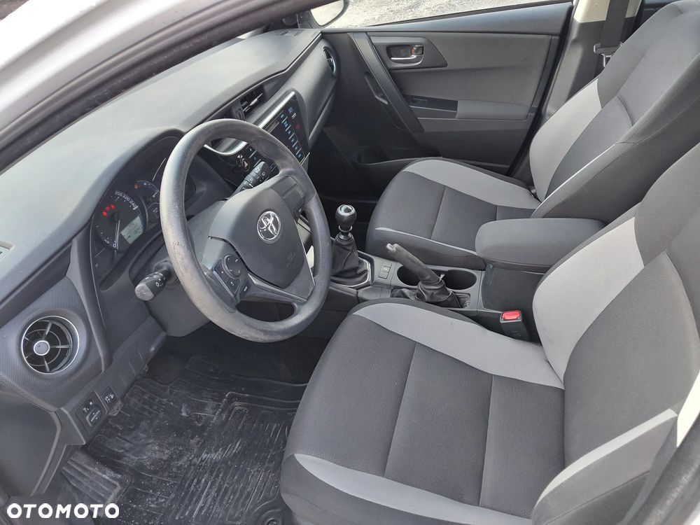 Toyota Auris 1.33 VVT-i Active - 12