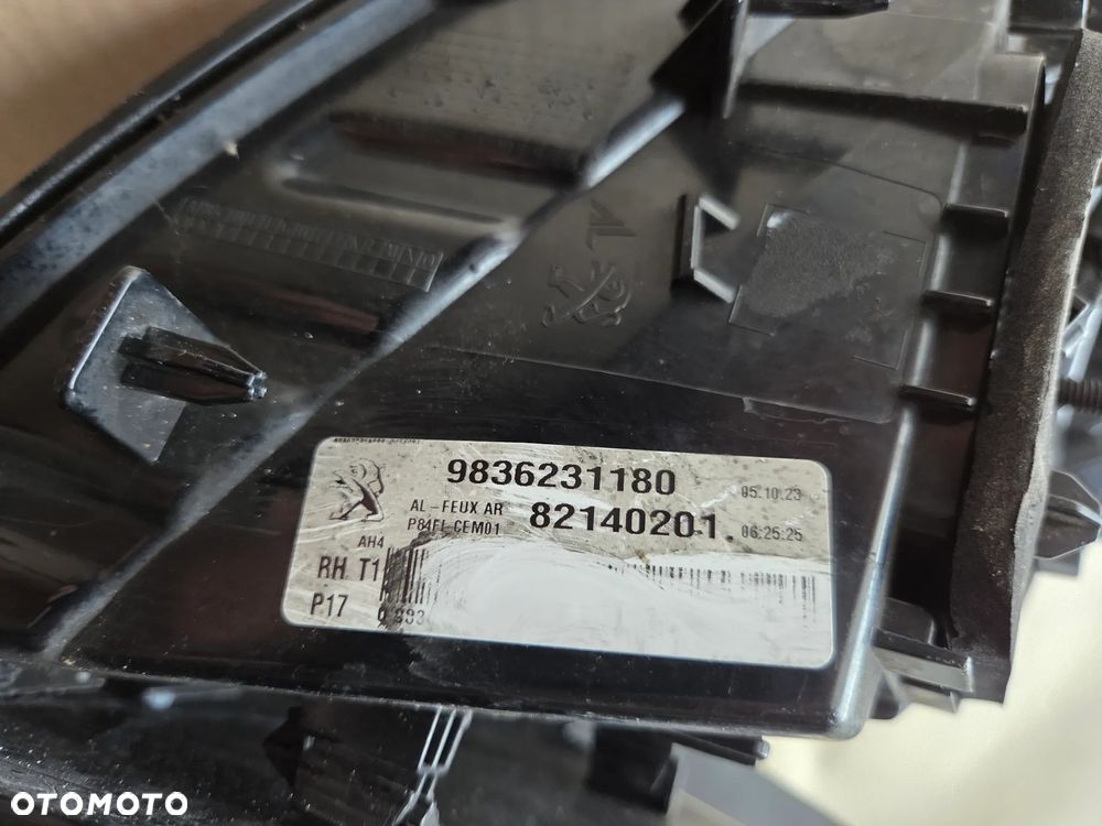 Lampa prawa tylna tył Peugeot 3008 II LIFT - 10