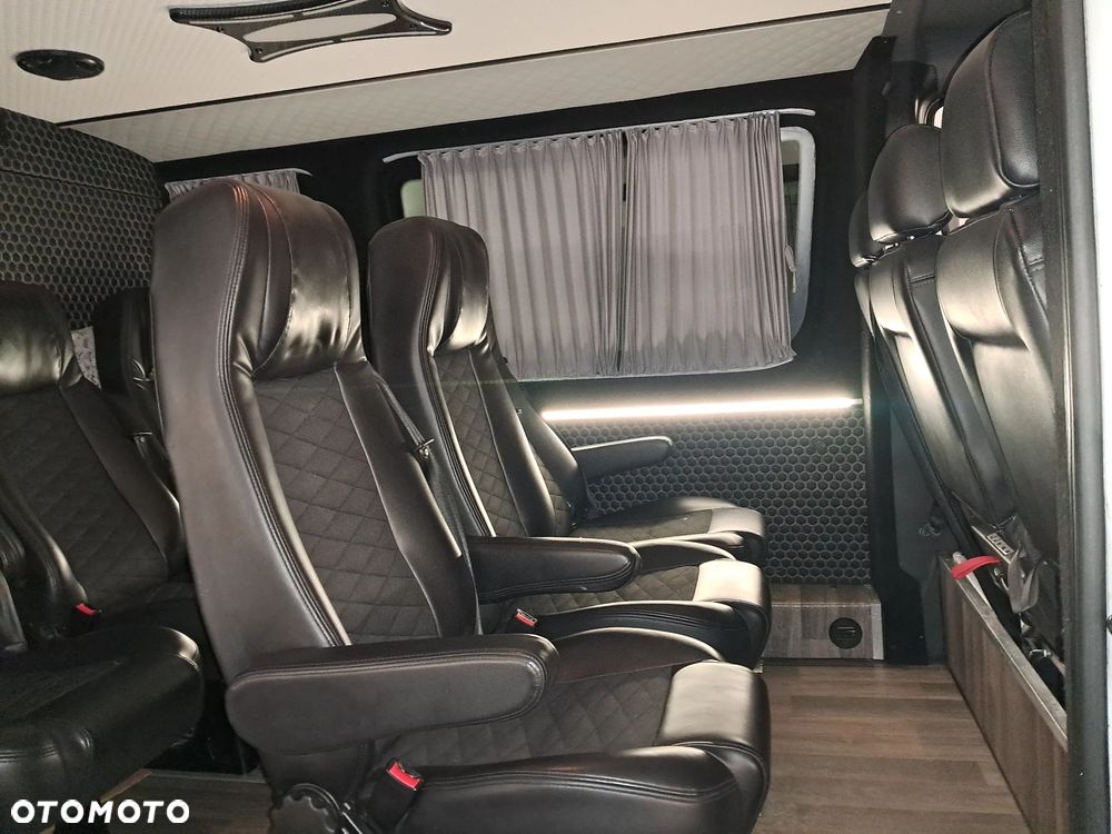 Mercedes-Benz Sprinter 907.221 - 15