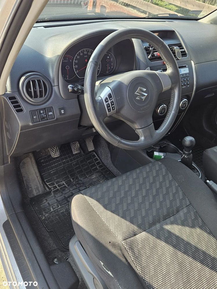 Suzuki SX4 1.6 GLX / Comfort - 9
