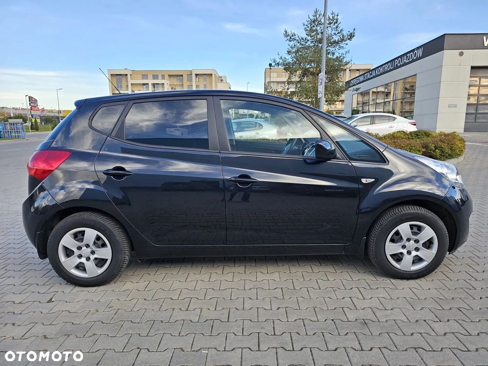 Kia Venga 1.6 CVVT Black Collection - 10