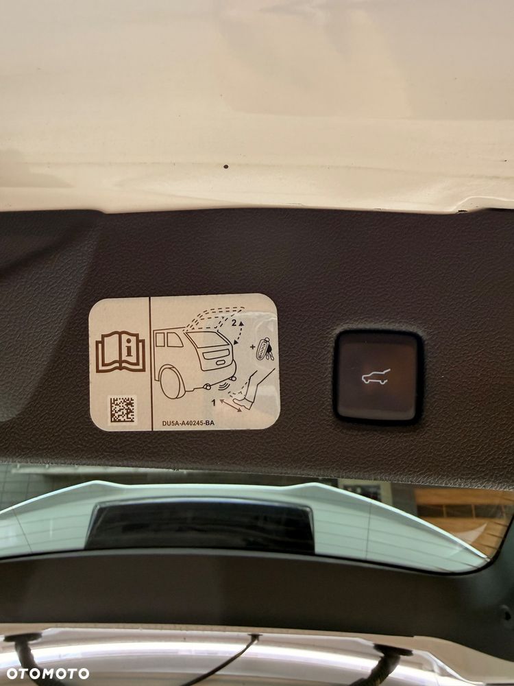 Ford Kuga 2.5P PHEV FWD ST-Line X - 23