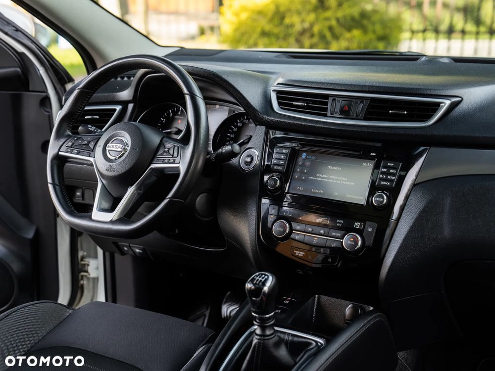 Nissan Qashqai 1.6 DIG-T N-Connecta - 29