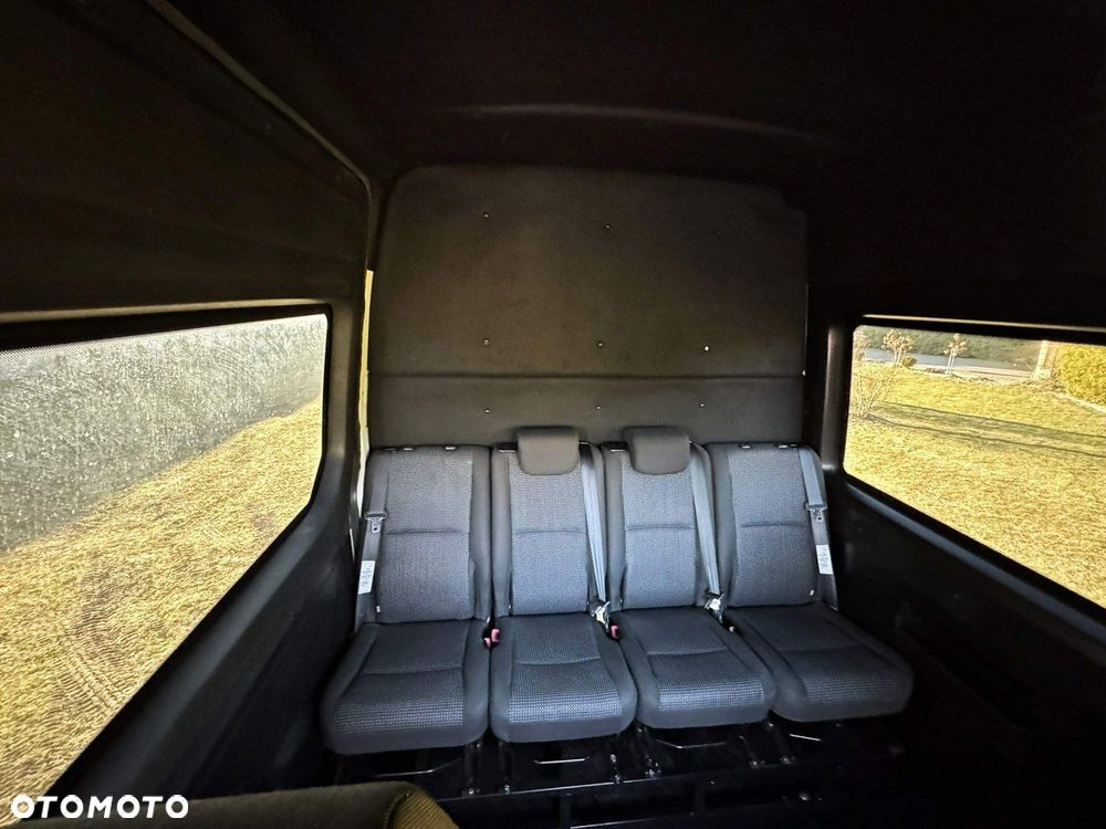 Mercedes-Benz Sprinter - 22