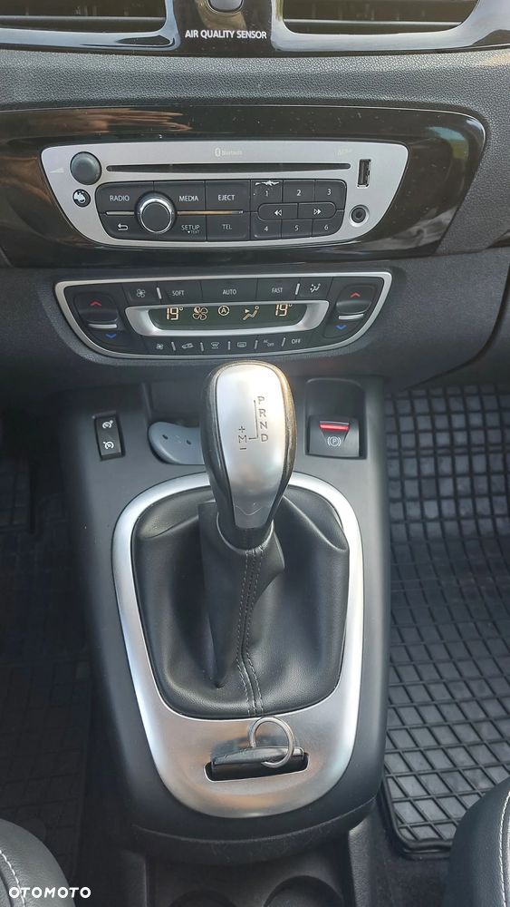 Renault Scenic 2.0 16V Bose Edition CVT - 10