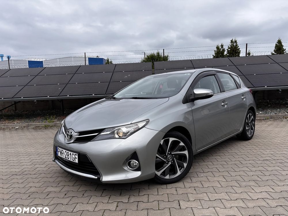 Toyota Auris 2.0 D-4D Comfort - 2