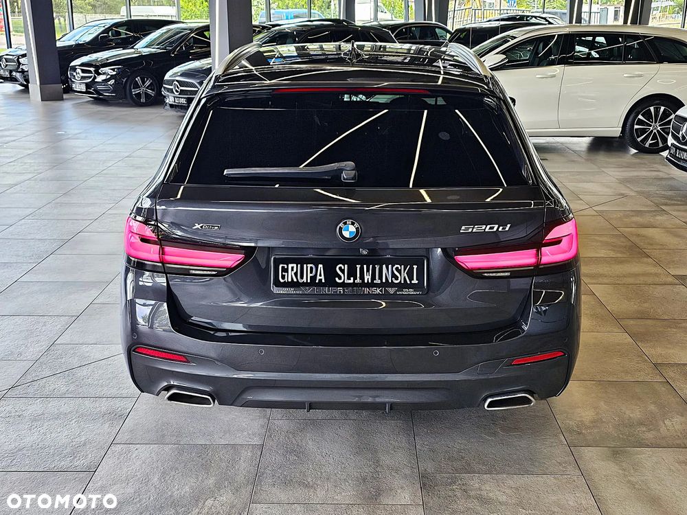 BMW Seria 5 520d xDrive M Sport Edition - 8