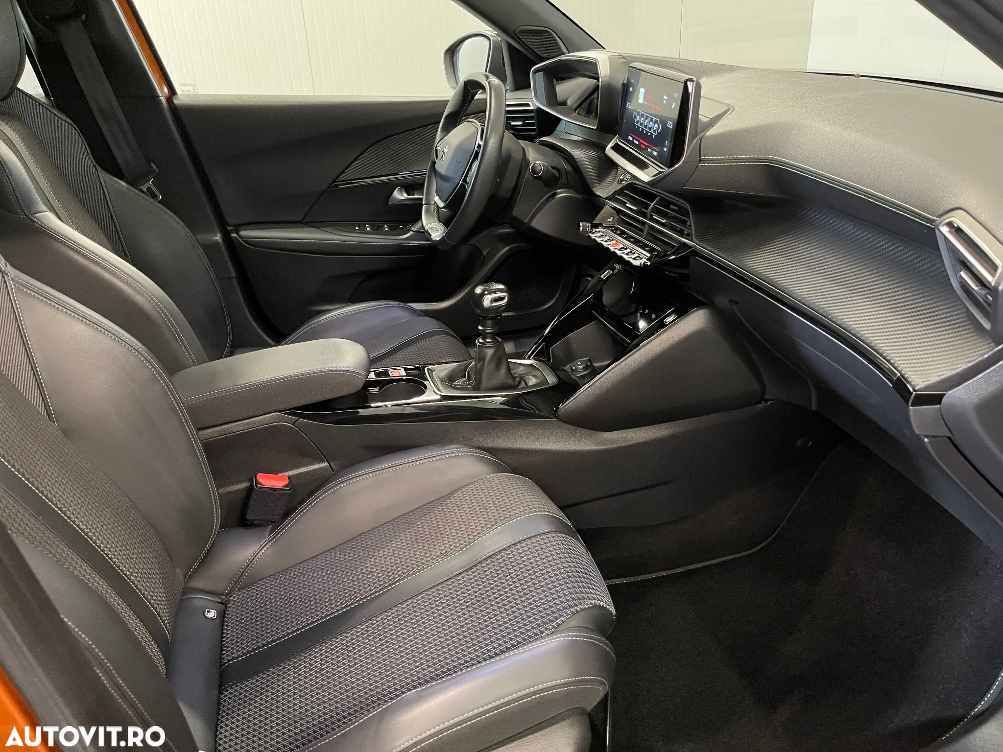 Peugeot 2008 1.2 PureTech BVM6 STT GT - 11