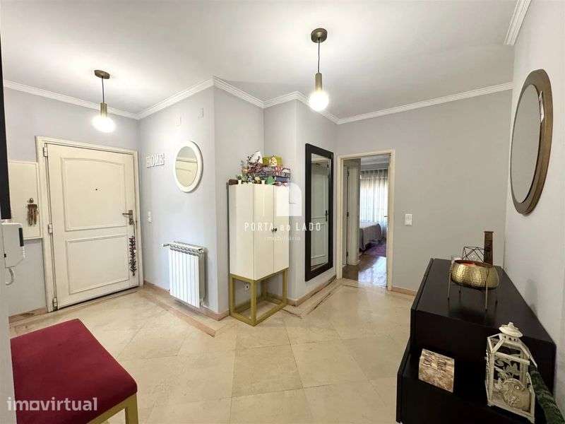 T4 Carvalhos | Último Piso| 206m2| 3 Frentes| 2 Lugares de Garagem - Grande imagem: 5/12